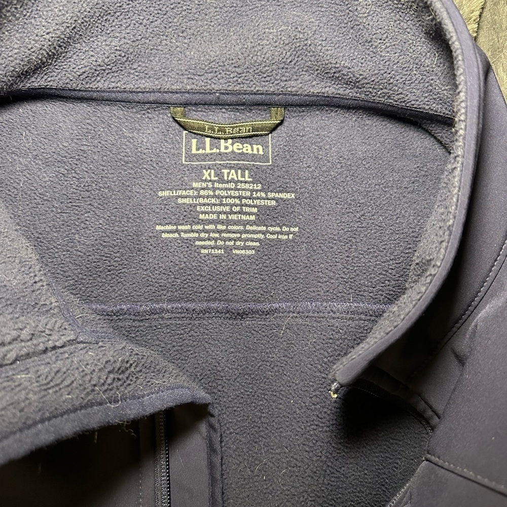 L.L. Bean Men's Carbon Navy Windproof Softshell Jacket XLT - Picture 6 of 8
